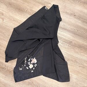 Mariella Burani Italy Sheer Black white
Floral Silk Scarf Wrap Shawl
Vintage